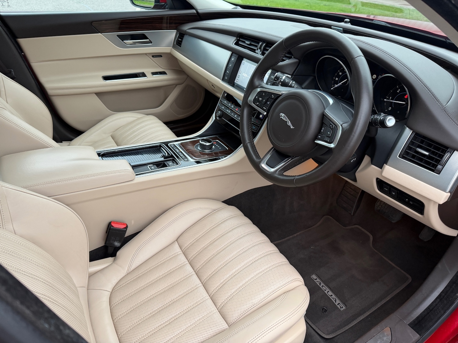 Used Jaguar XF 2017 for sale - 77039644: Photo 9