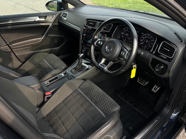 Used Volkswagen Golf 2017 for sale - 75555730: Photo 11