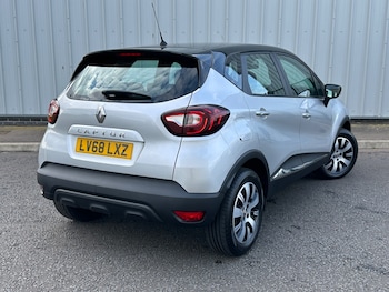 Used Renault Captur 2018 for sale - 75461973: Photo