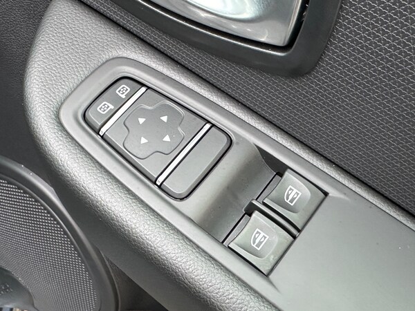 Used Renault Clio 2023 for sale - 71163537: Photo 17