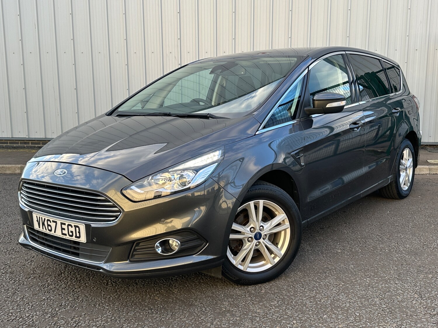 Used Ford S-Max 2018 for sale - 76378919: Photo 3