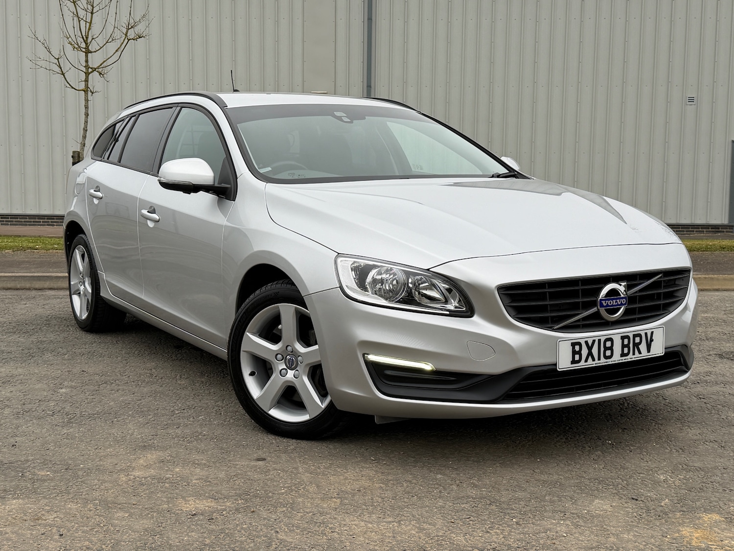 Used Volvo V60 2018 for sale - 78085040: Photo 1