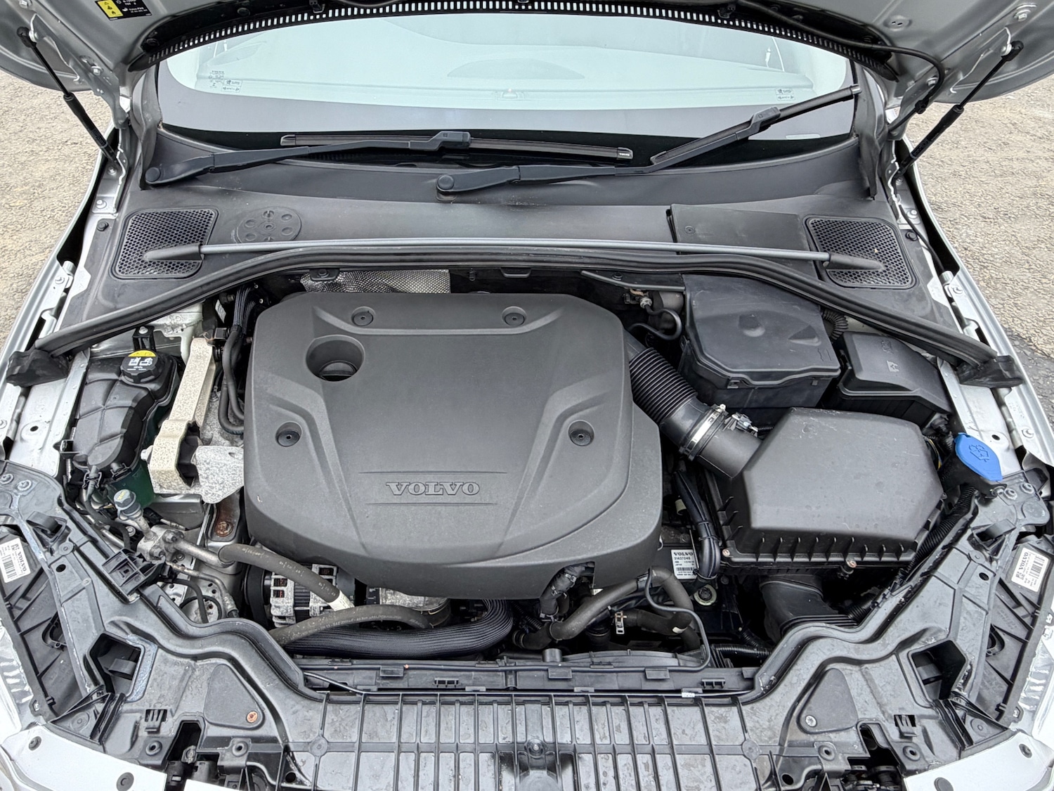 Used Volvo V60 2018 for sale - 78085040: Photo 15