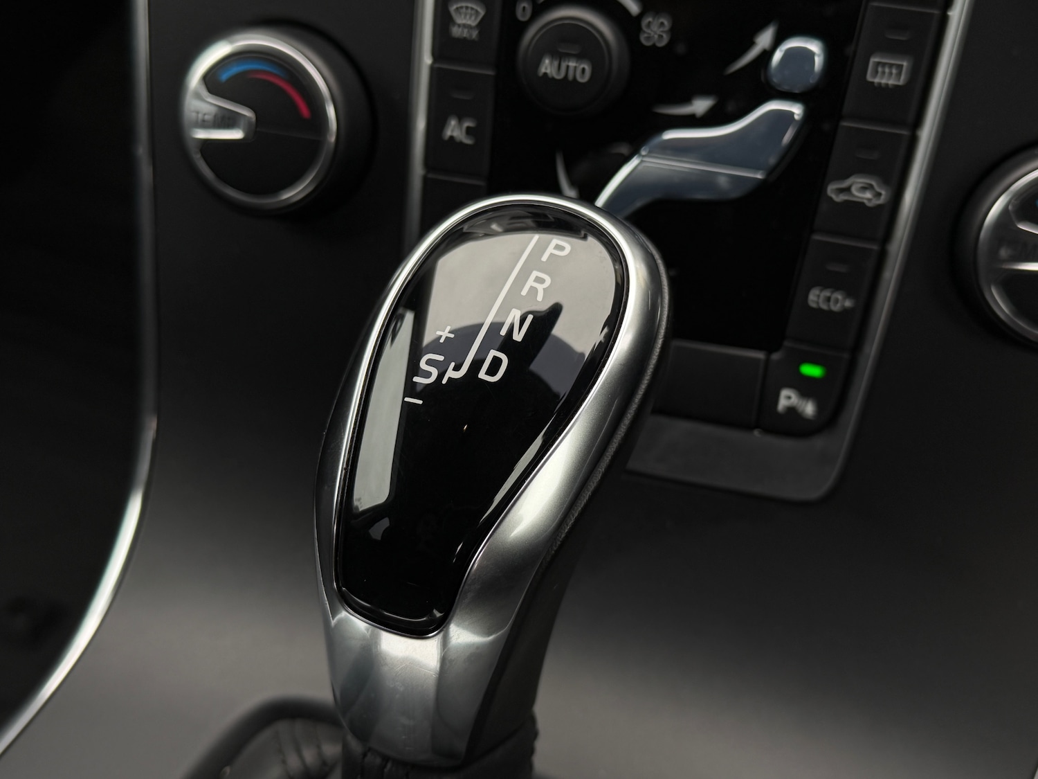 Used Volvo V60 2018 for sale - 78085040: Photo 20