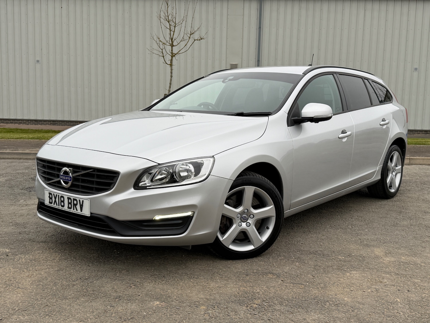 Used Volvo V60 2018 for sale - 78085040: Photo 3