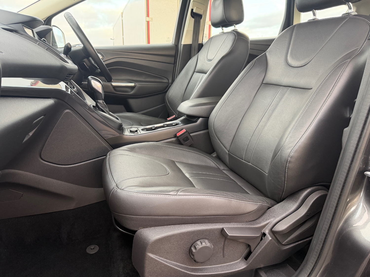 Used Ford Kuga 2016 for sale - 76855473: Photo 12