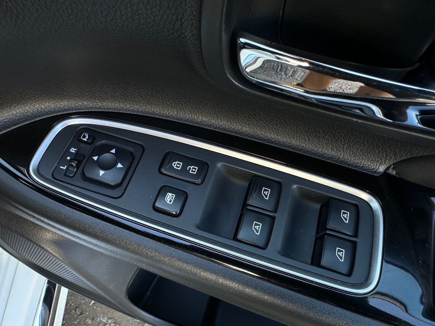 Used Mitsubishi Outlander 2020 for sale - 77140951: Photo 21