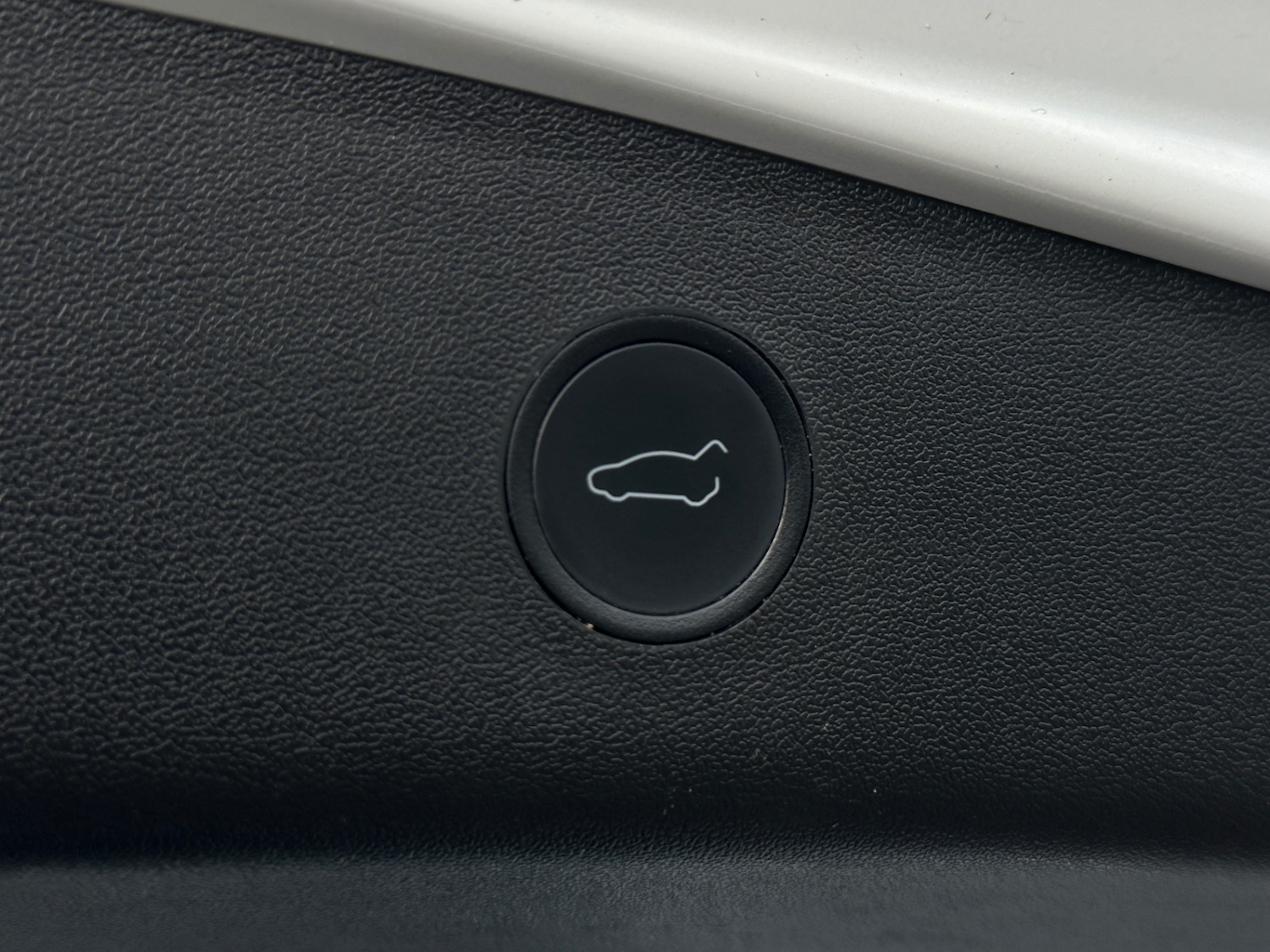 Used Tesla Model 3 2021 for sale - 75948731: Photo 8