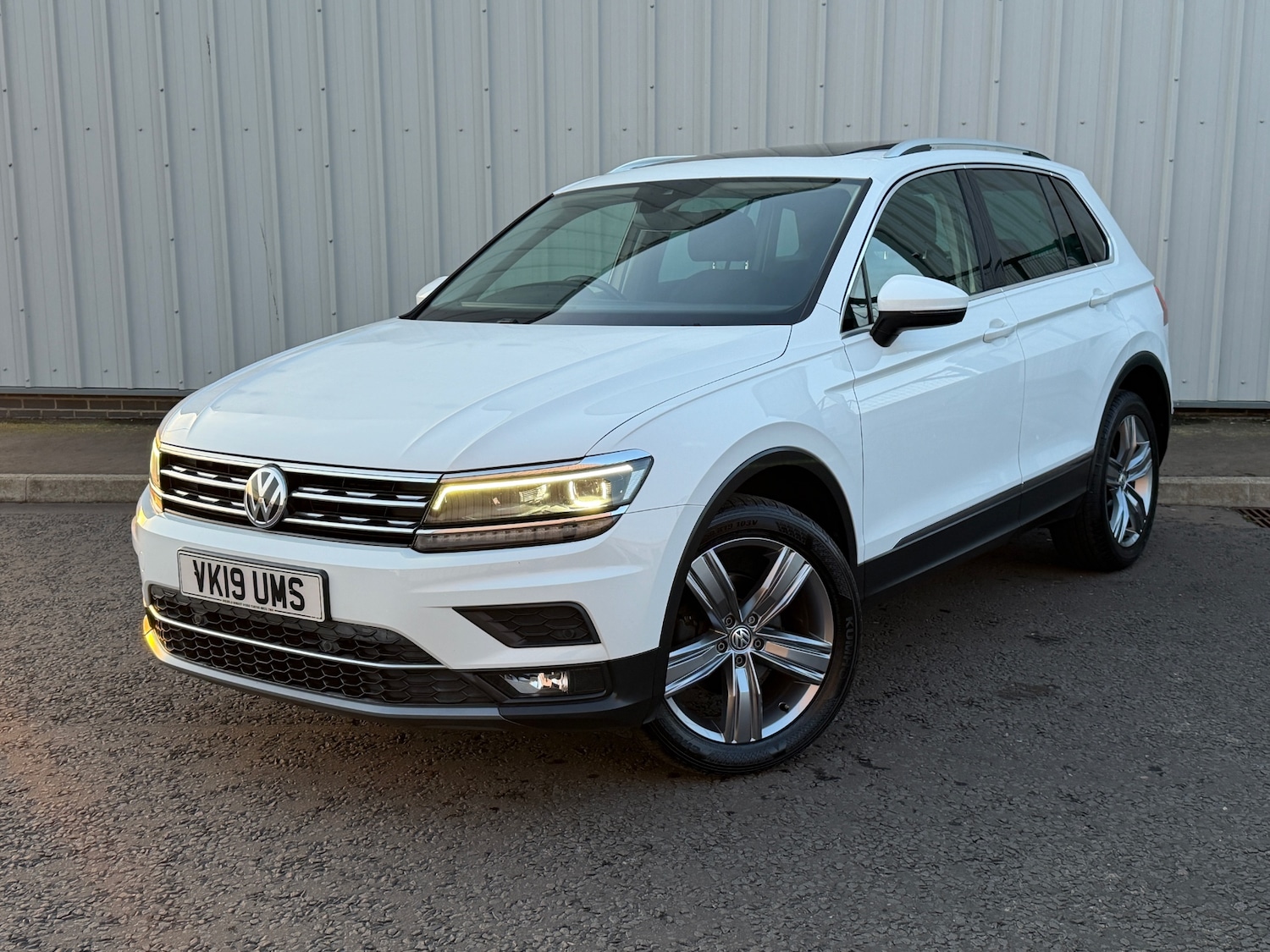 Used Volkswagen Tiguan 2019 for sale - 76935396: Photo 3
