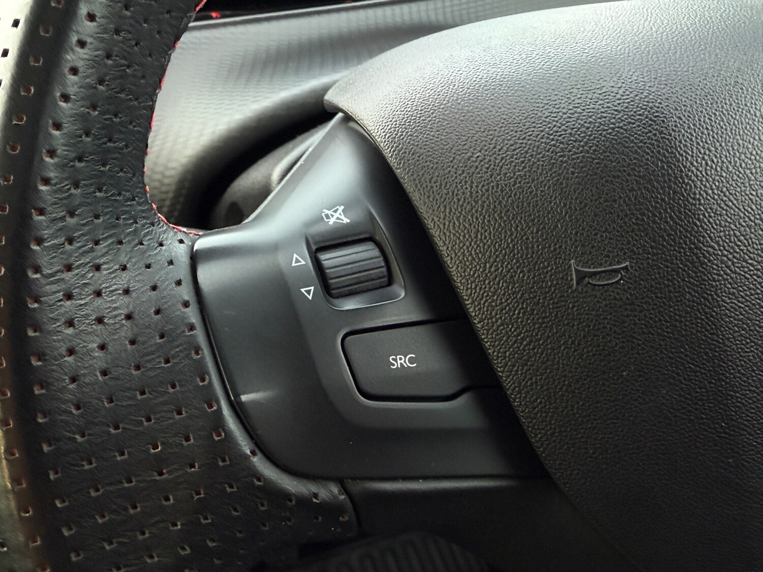 Used Peugeot 2008 2019 for sale - 76591648: Photo 30