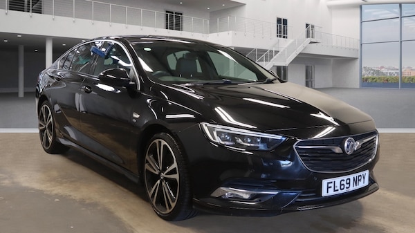 Used Vauxhall Insignia 2019 for sale - 75190041: Photo 1