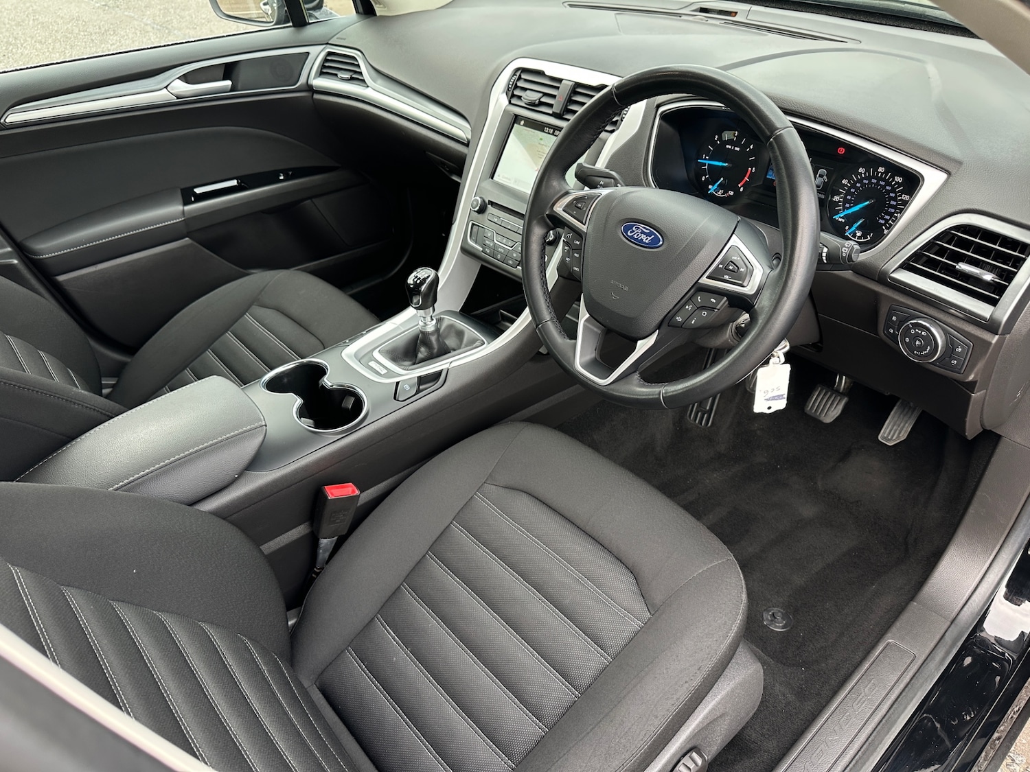 Used Ford Mondeo 2018 for sale - 76483117: Photo 17