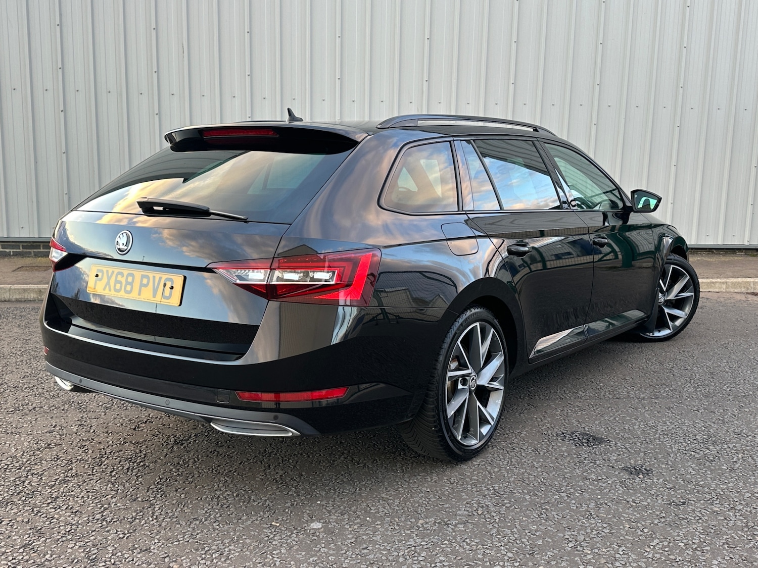 Used Skoda Superb 2018 for sale - 76378934: Photo 2