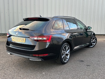 Used Skoda Superb 2018 for sale - 76378934: Photo