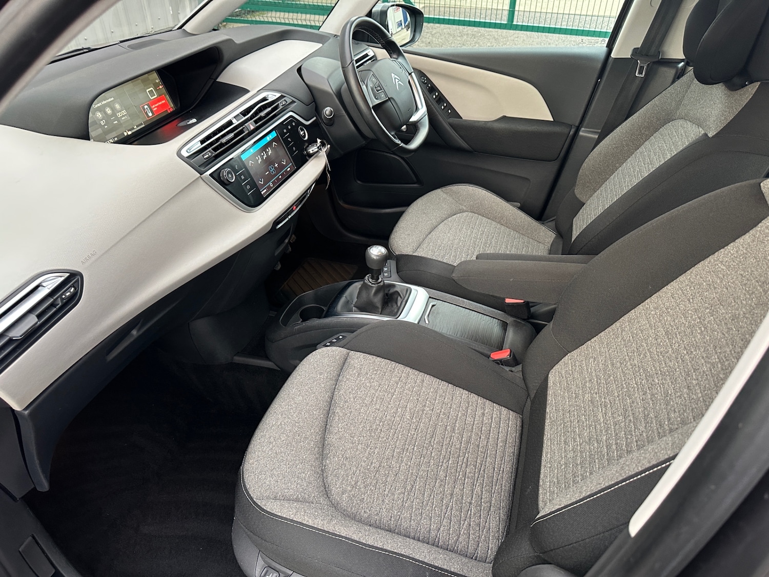 Used Citroen C4 Grand Picasso 2017 for sale - 76293334: Photo 10