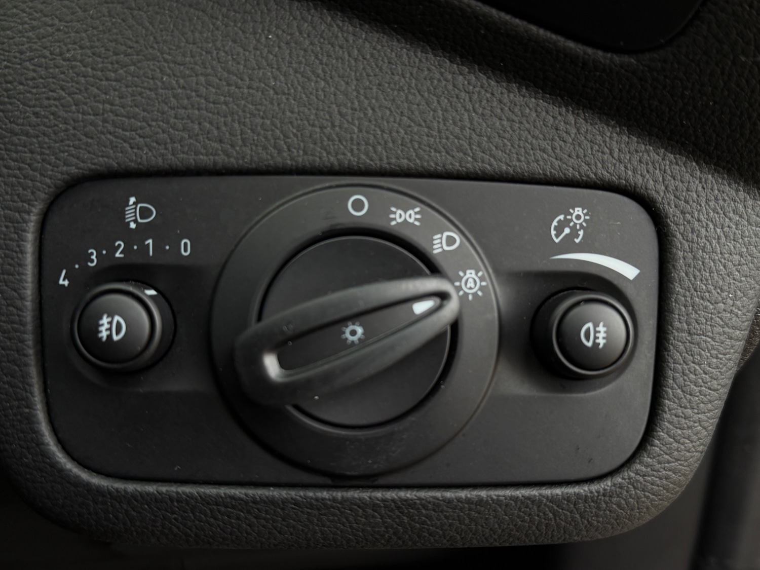 Used Ford Kuga 2016 for sale - 76922130: Photo 24