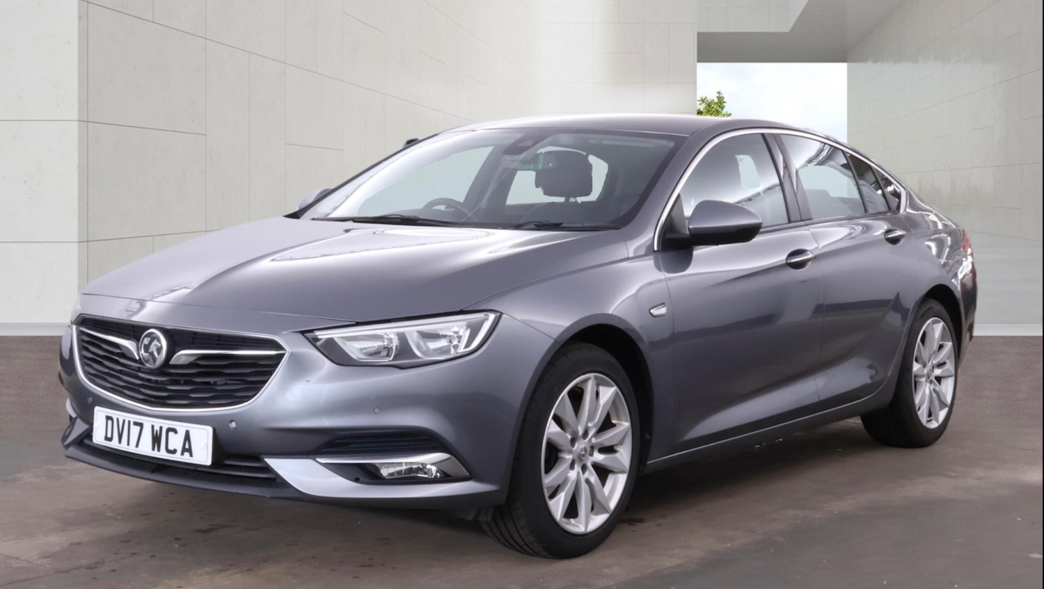 Used Vauxhall Insignia 2017 for sale - 78146101: Photo 2