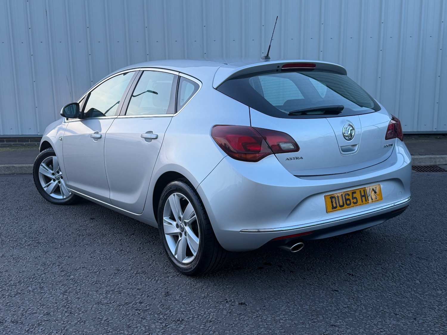 Used Vauxhall Astra 2015 for sale - 77563471: Photo 2