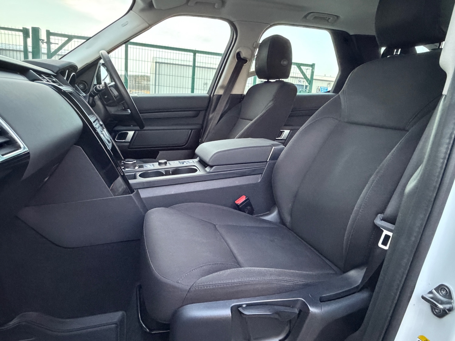 Used Land Rover Discovery 2018 for sale - 78169436: Photo 11