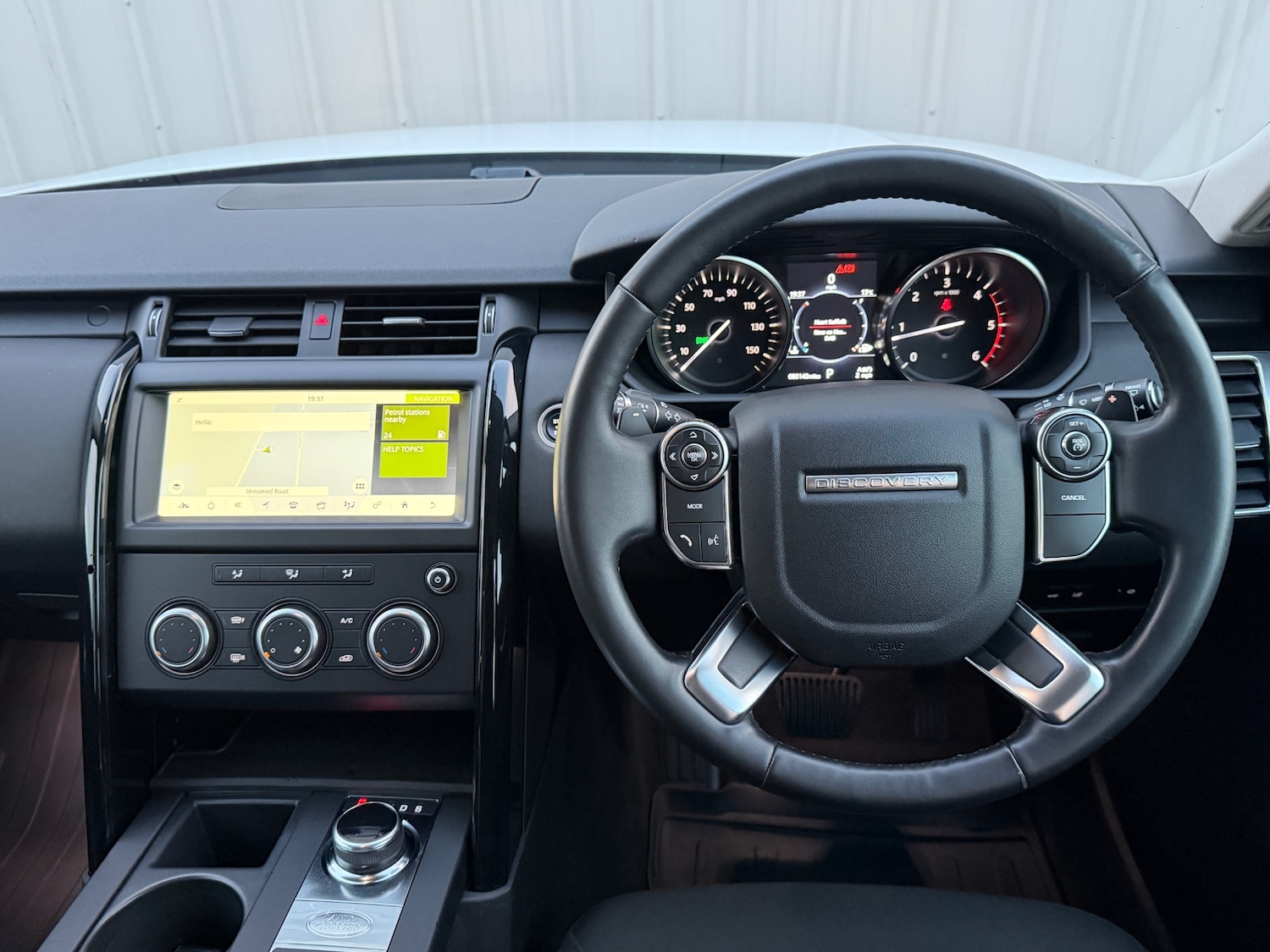 Used Land Rover Discovery 2018 for sale - 78169436: Photo 17