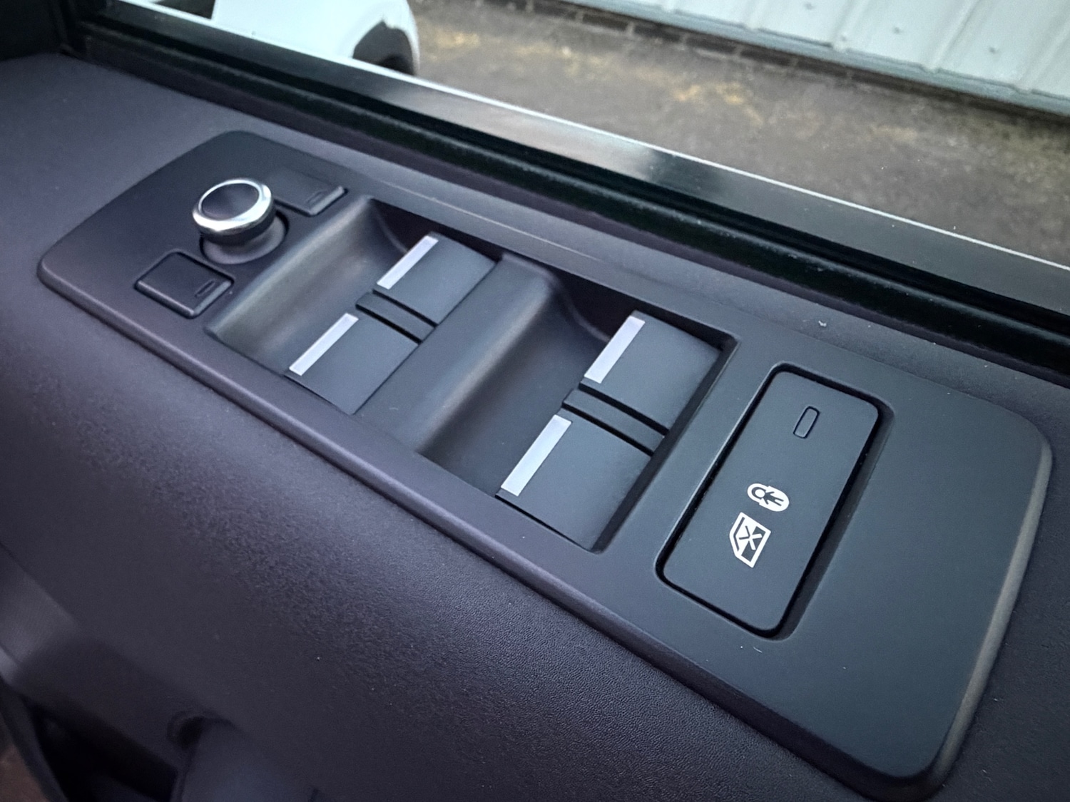 Used Land Rover Discovery 2018 for sale - 78169436: Photo 21