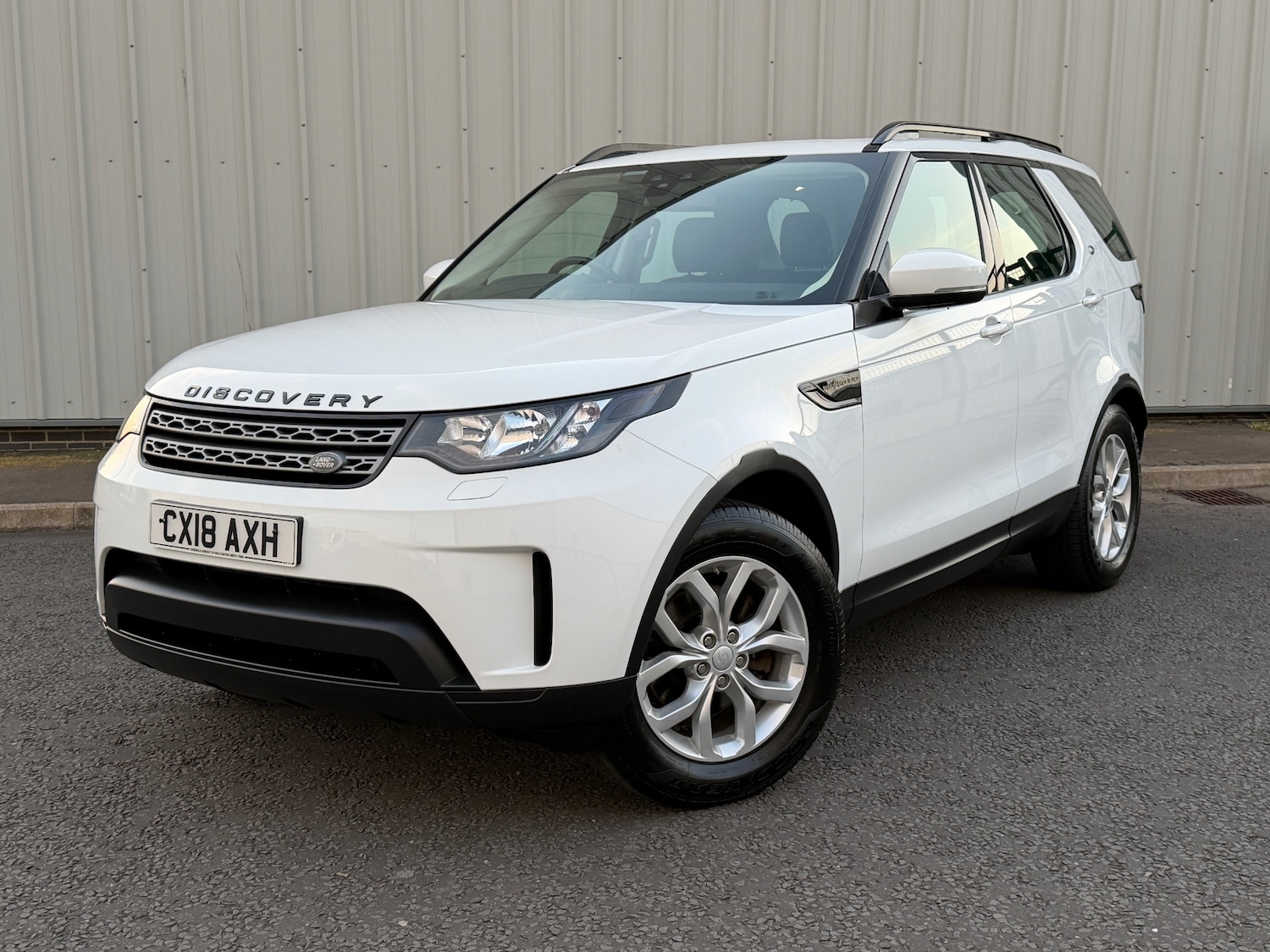 Used Land Rover Discovery 2018 for sale - 78169436: Photo 3