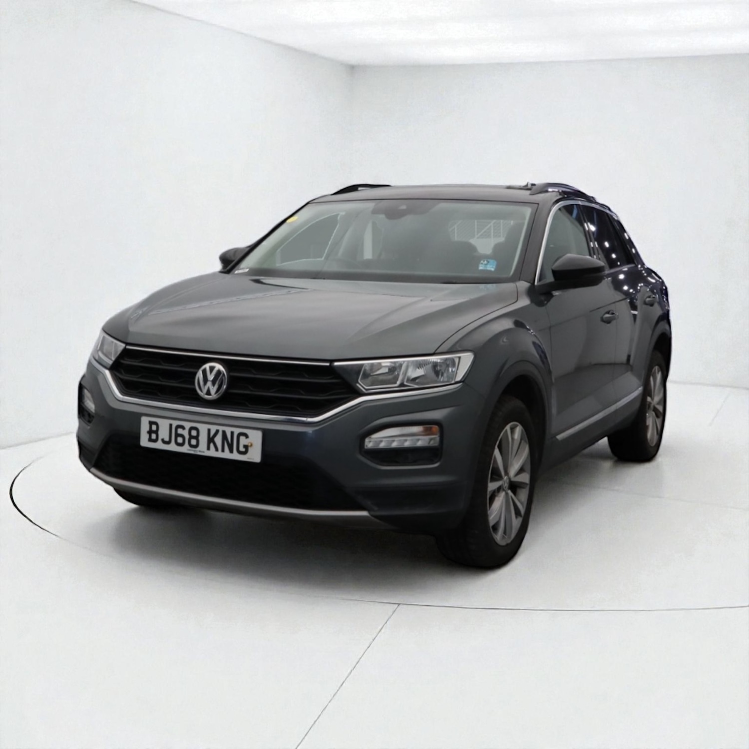 Used Volkswagen T-Roc 2018 for sale - 76935456: Photo 3