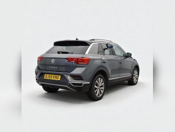 Used Volkswagen T-Roc 2018 for sale - 76935456: Photo