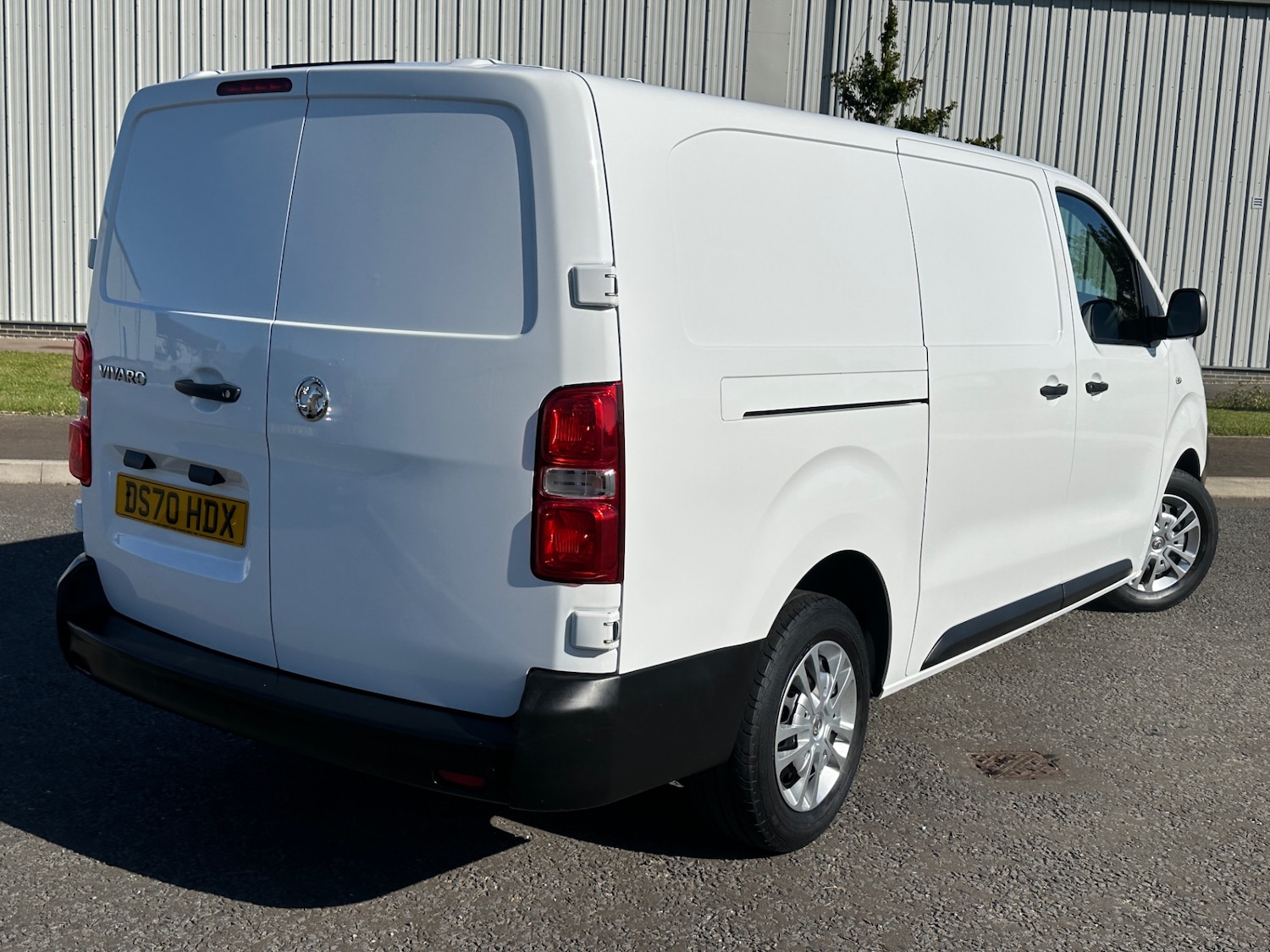 Used Vauxhall Vivaro 2020 for sale - 76024304: Photo 2