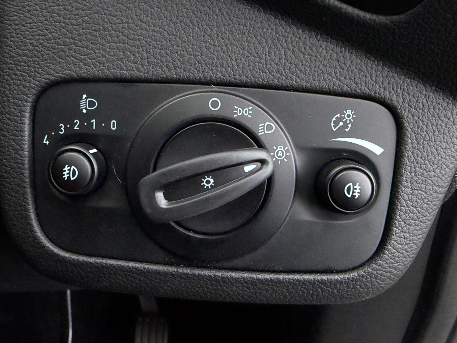 Used Ford Grand C-Max 2016 for sale - 78060683: Photo 23