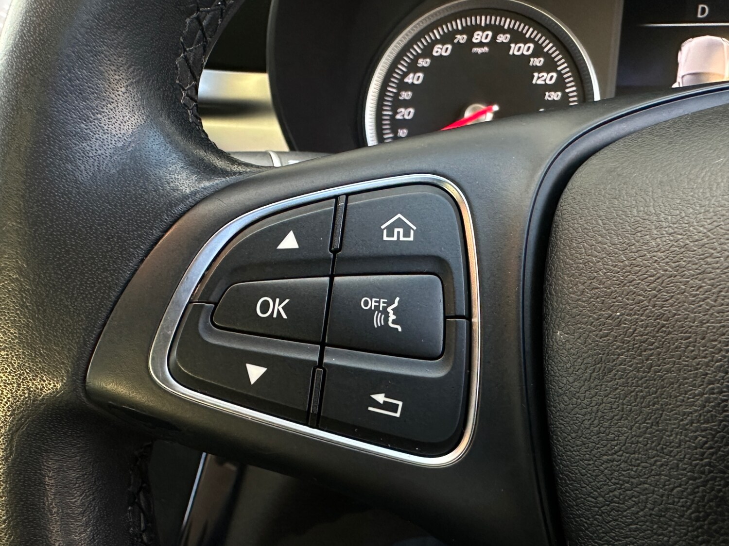 Used Mercedes-Benz C-Class 2018 for sale - 76022529: Photo 24
