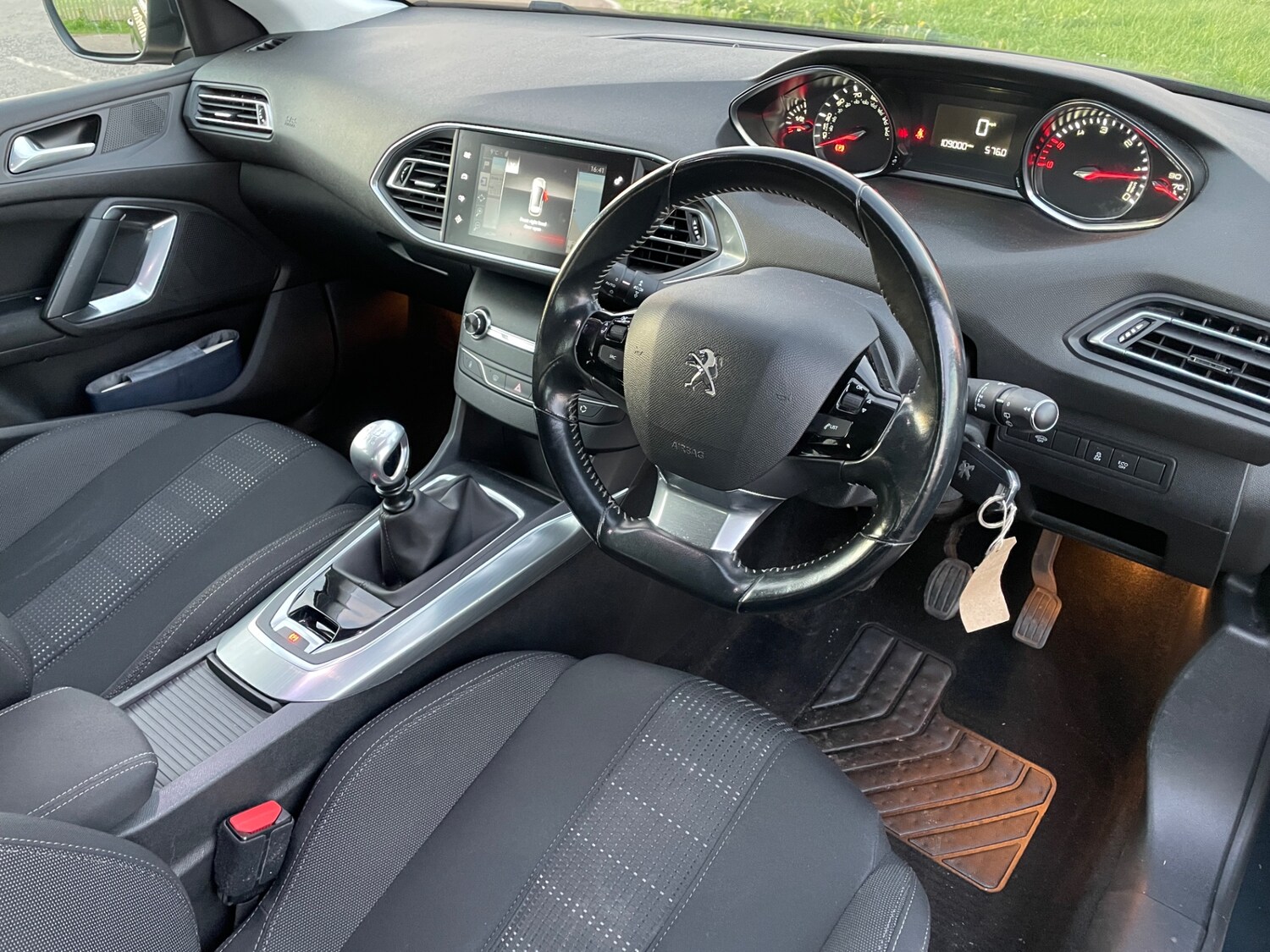 Used Peugeot 308 2017 for sale - 77090177: Photo 12