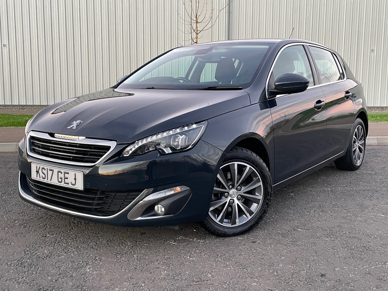 Used Peugeot 308 2017 for sale - 77090177: Photo 3