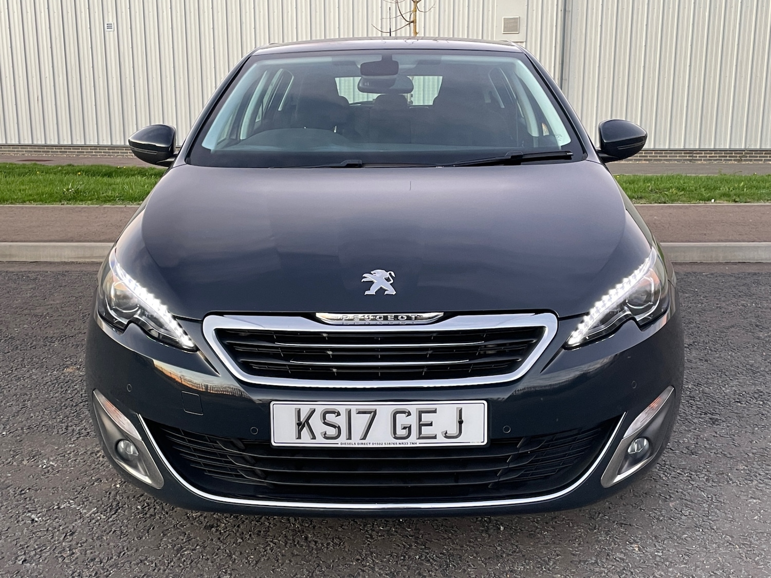 Used Peugeot 308 2017 for sale - 77090177: Photo 5