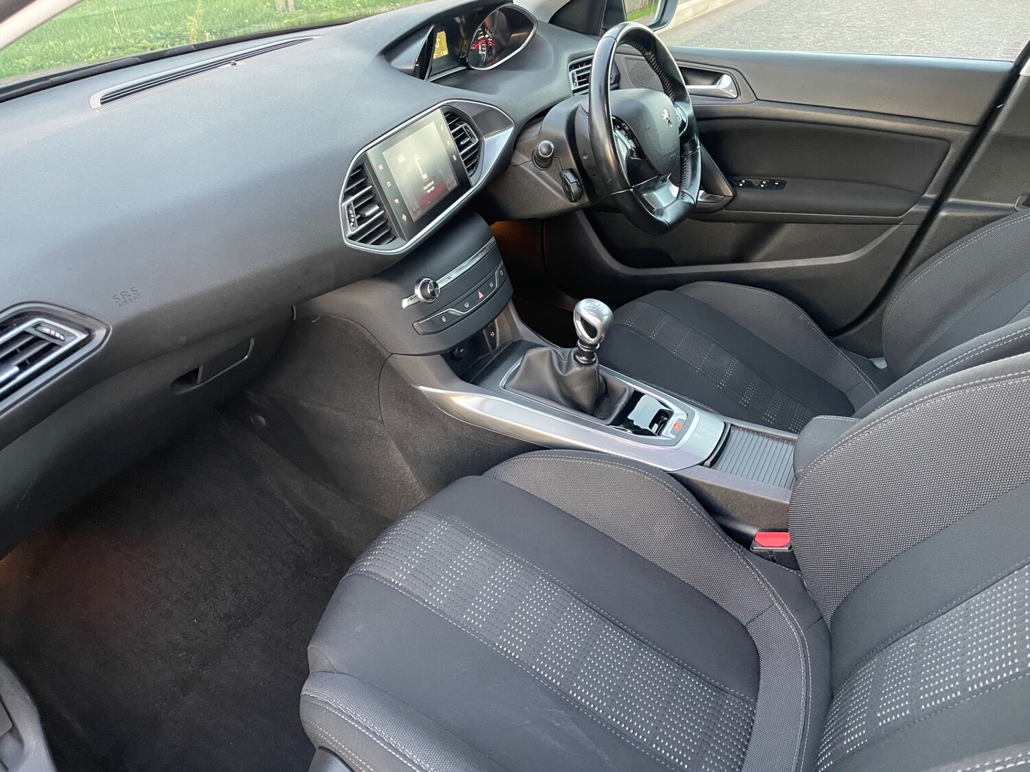 Used Peugeot 308 2017 for sale - 77090177: Photo 8