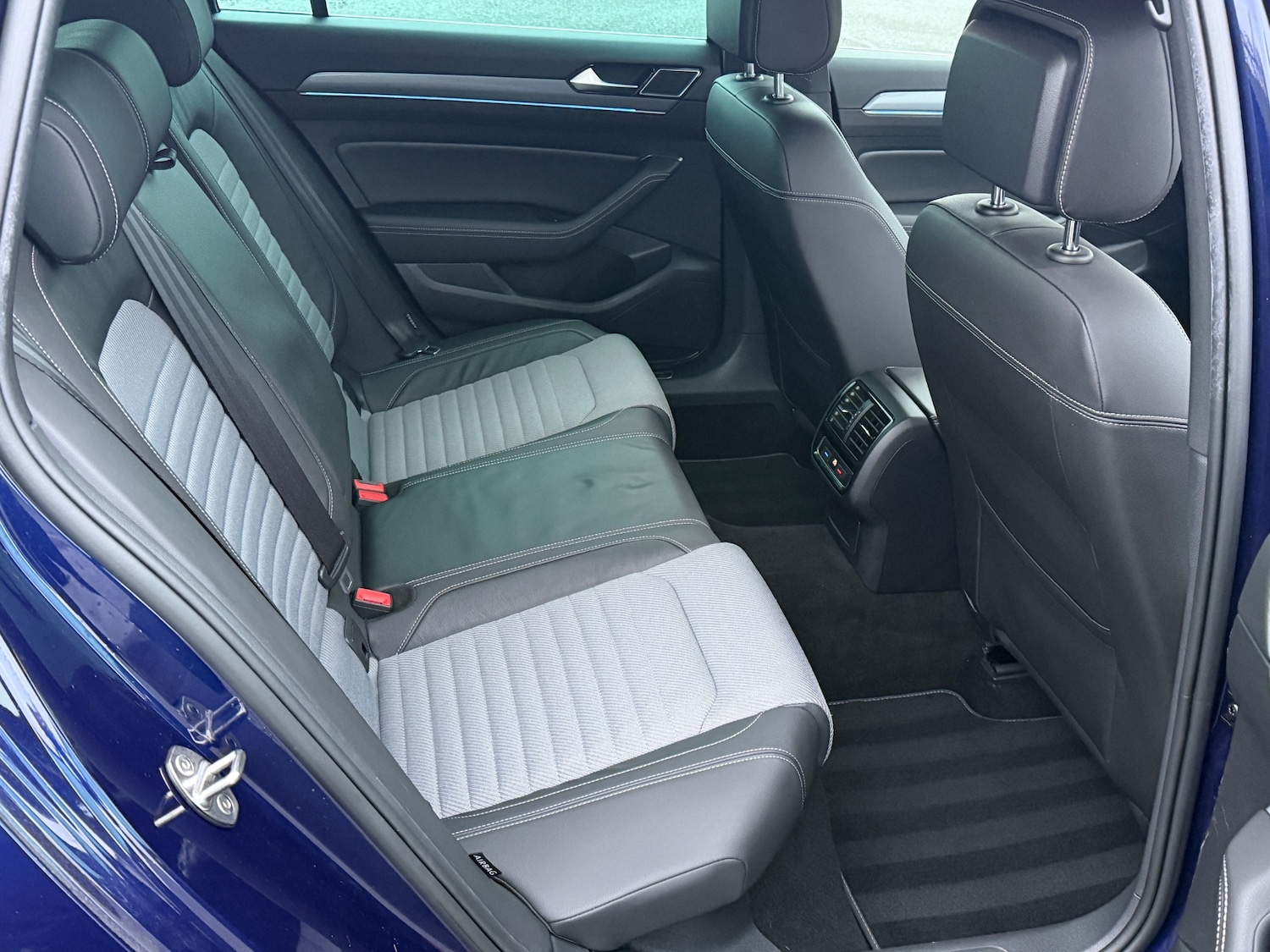 Used Volkswagen Passat 2019 for sale - 76726131: Photo 11