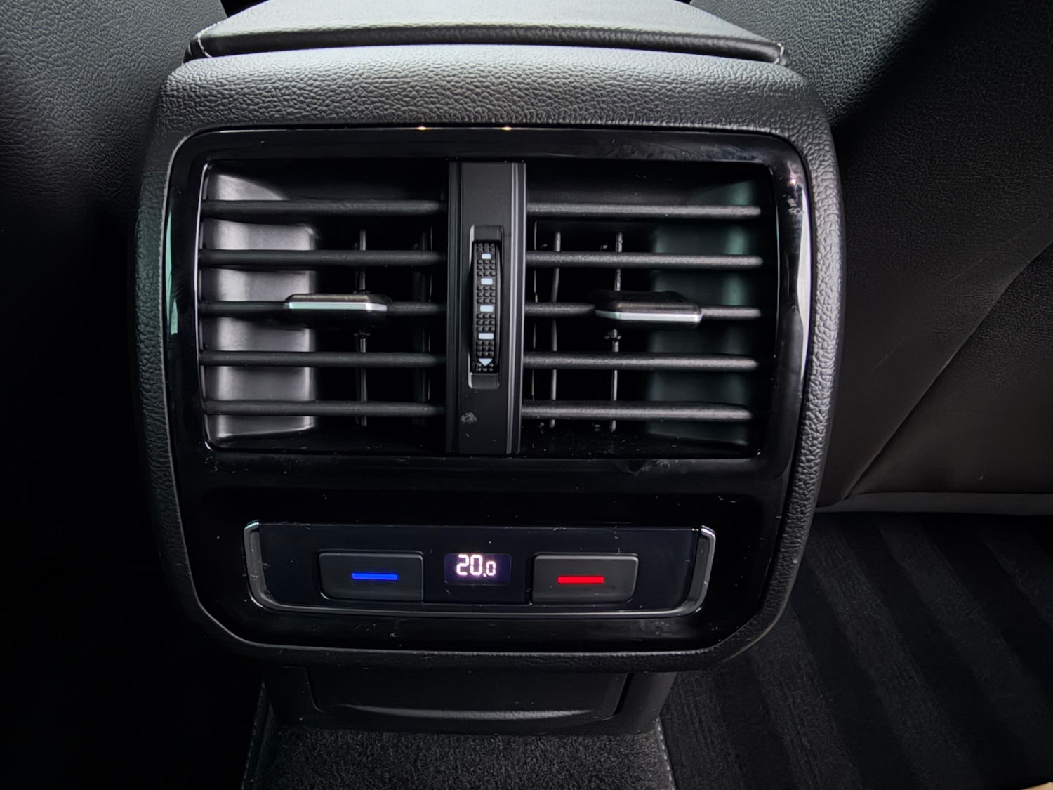 Used Volkswagen Passat 2019 for sale - 76726131: Photo 20