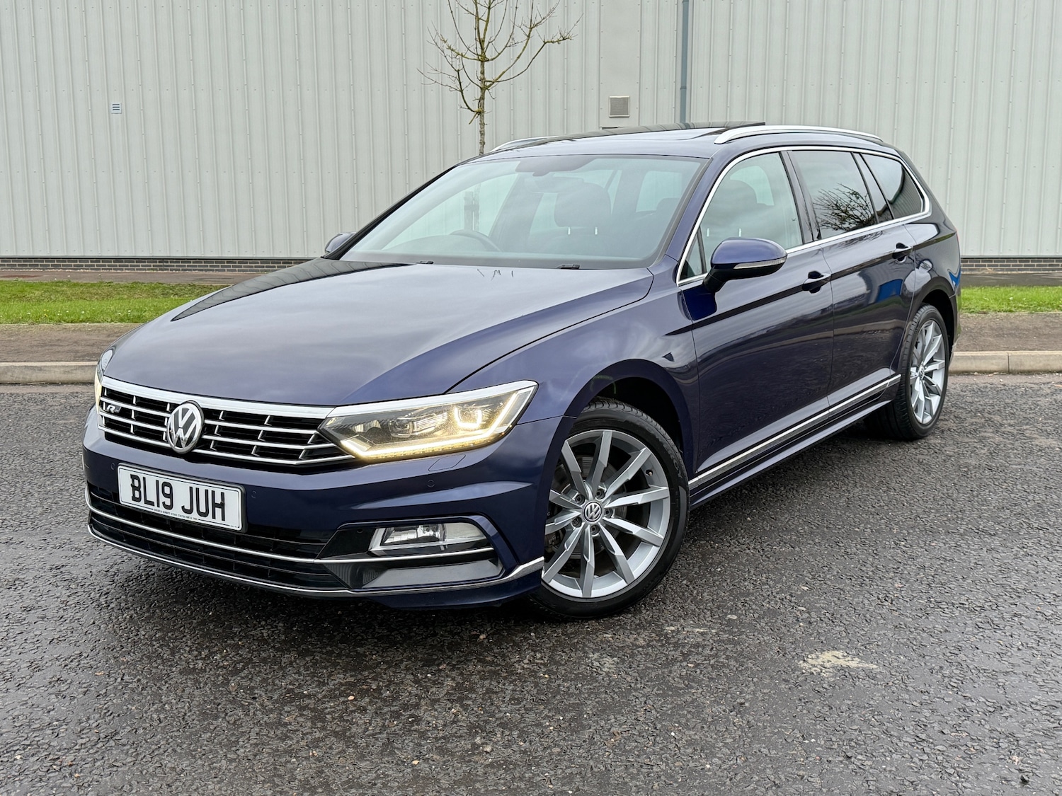 Used Volkswagen Passat 2019 for sale - 76726131: Photo 3