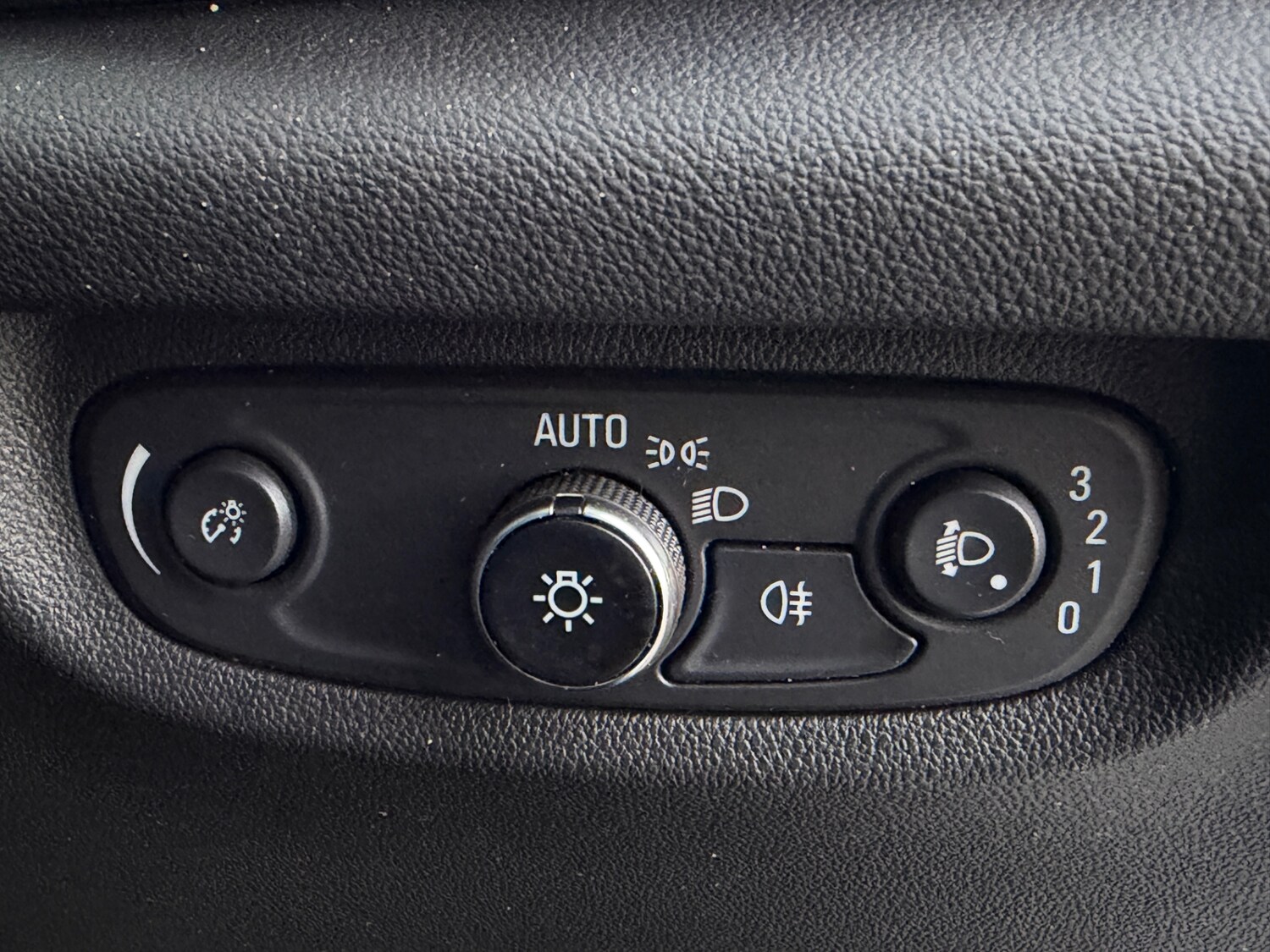 Used Vauxhall Insignia 2018 for sale - 76656424: Photo 26