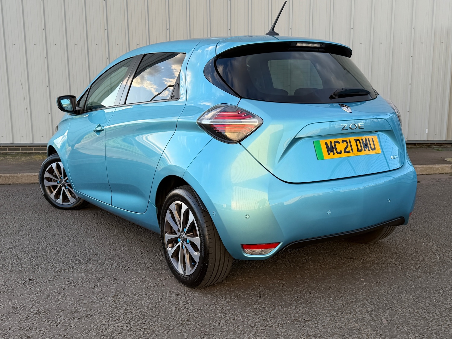 Used Renault Zoe 2021 for sale - 77562691: Photo 2