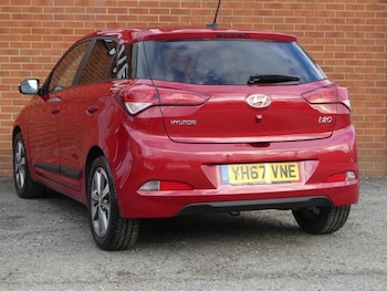 Used Hyundai i20 2017 for sale - 76457790: Photo