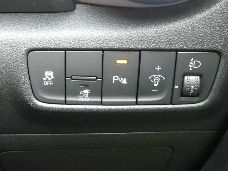 Used Hyundai KONA 2023 for sale - 76952901: Photo 19