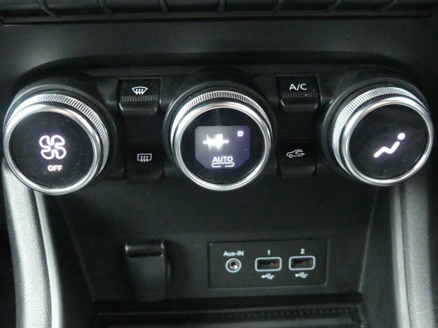 Used Renault Captur 2023 for sale - 76965666: Photo 31