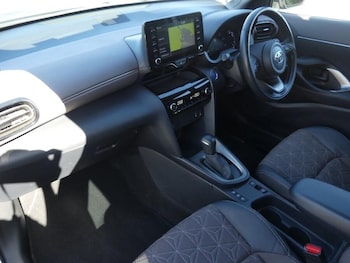 Used Toyota Yaris Cross 2022 for sale - 76031586: Photo 2