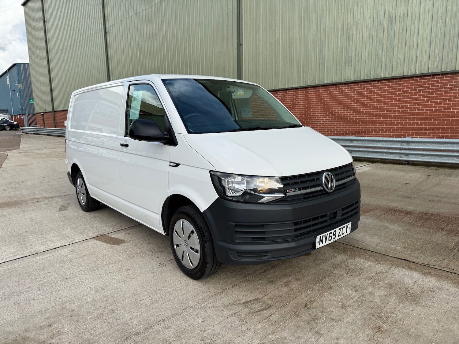 Used Volkswagen Transporter 2019 for sale - 77093982: Photo 1