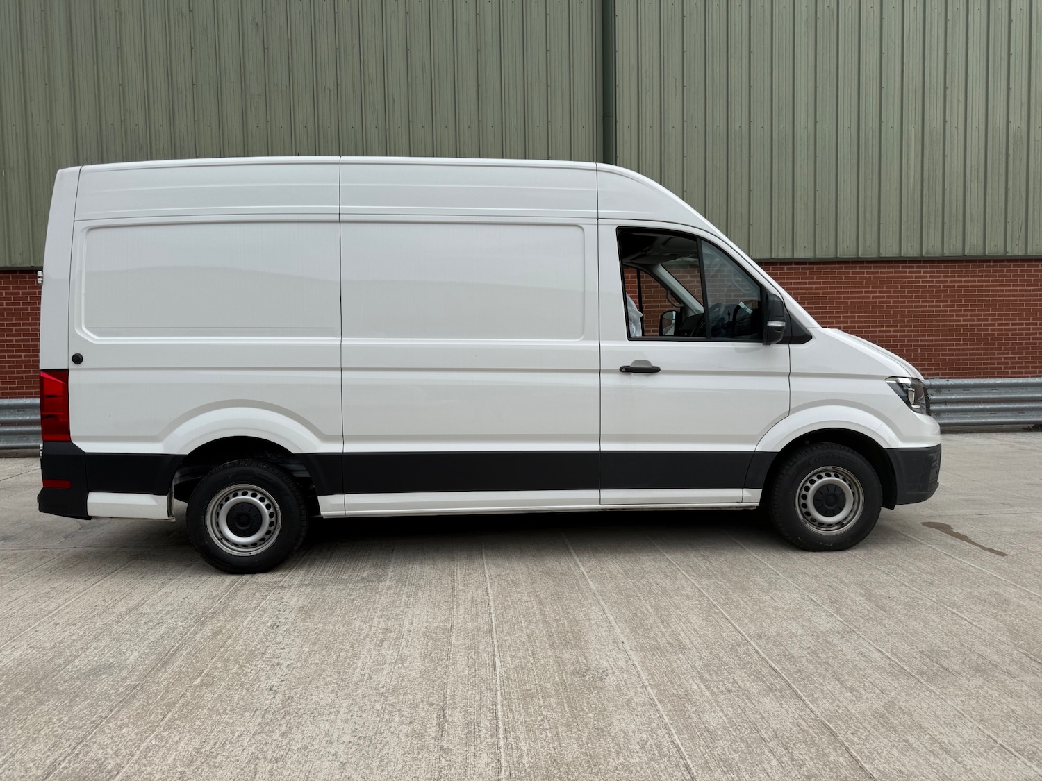 Used Volkswagen Crafter 2023 for sale - 76340956: Photo 2