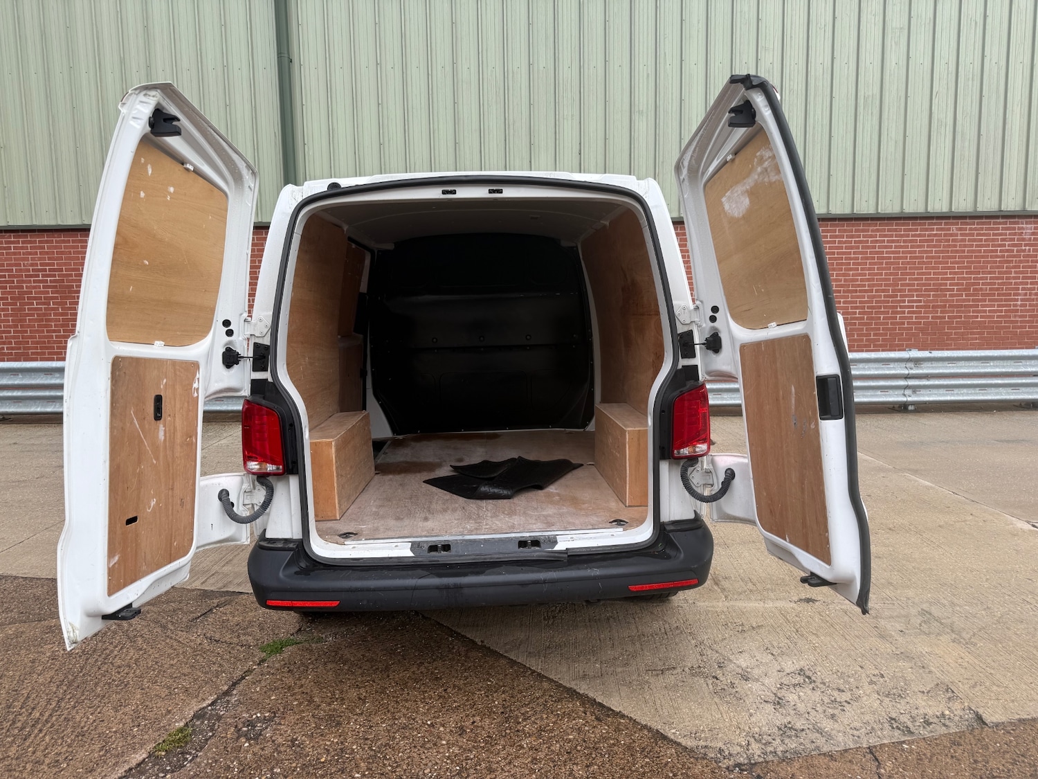 Used Volkswagen Transporter 2023 for sale - 76776513: Photo 6