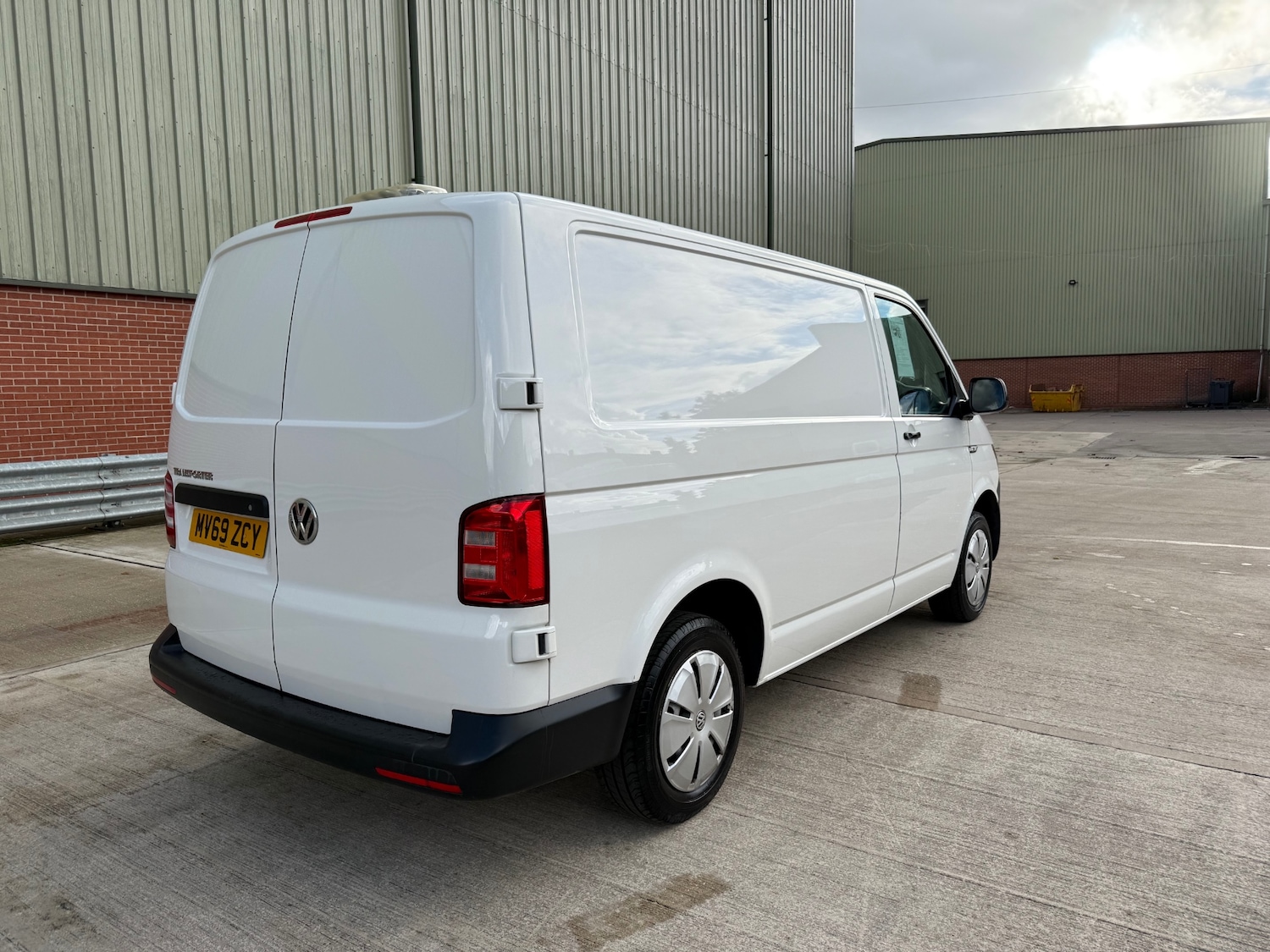 Used Volkswagen Transporter 2019 for sale - 76461395: Photo 3