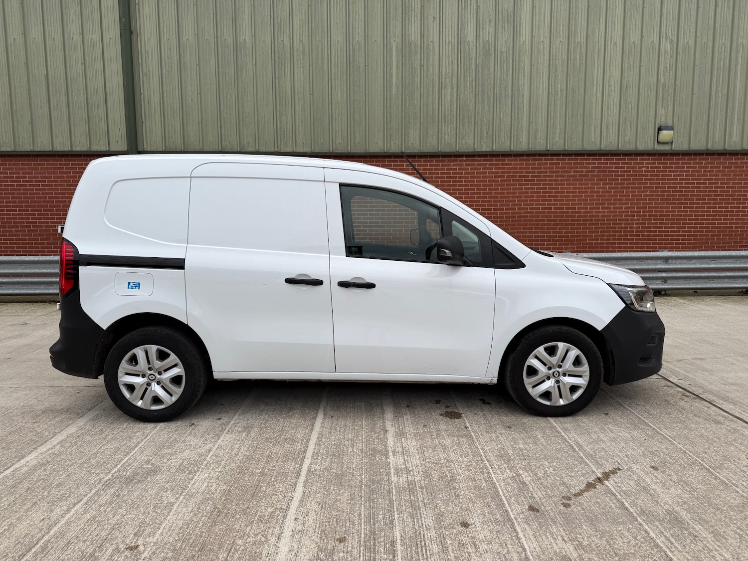 Used Renault Kangoo 2024 for sale - 77504363: Photo 2