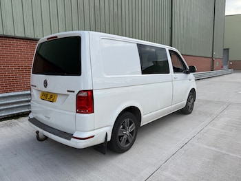 Used Volkswagen Transporter 2018 for sale - 76063818: Photo